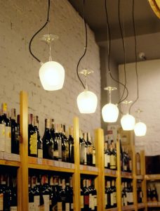 Келихи у винному магазині